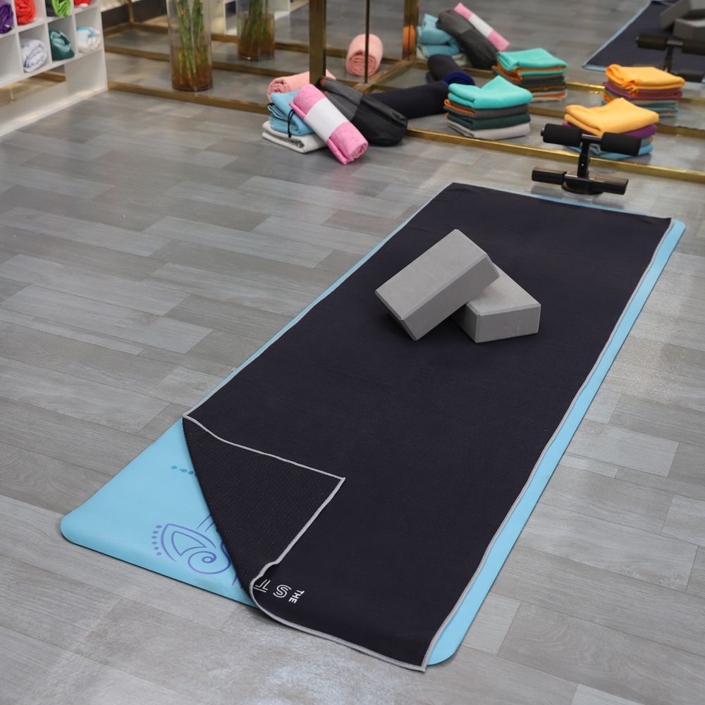 360gsm Premium Microfiber Yoga Mats Towel with Enhanced Silicone Grip – Multiple Colors Available - 2