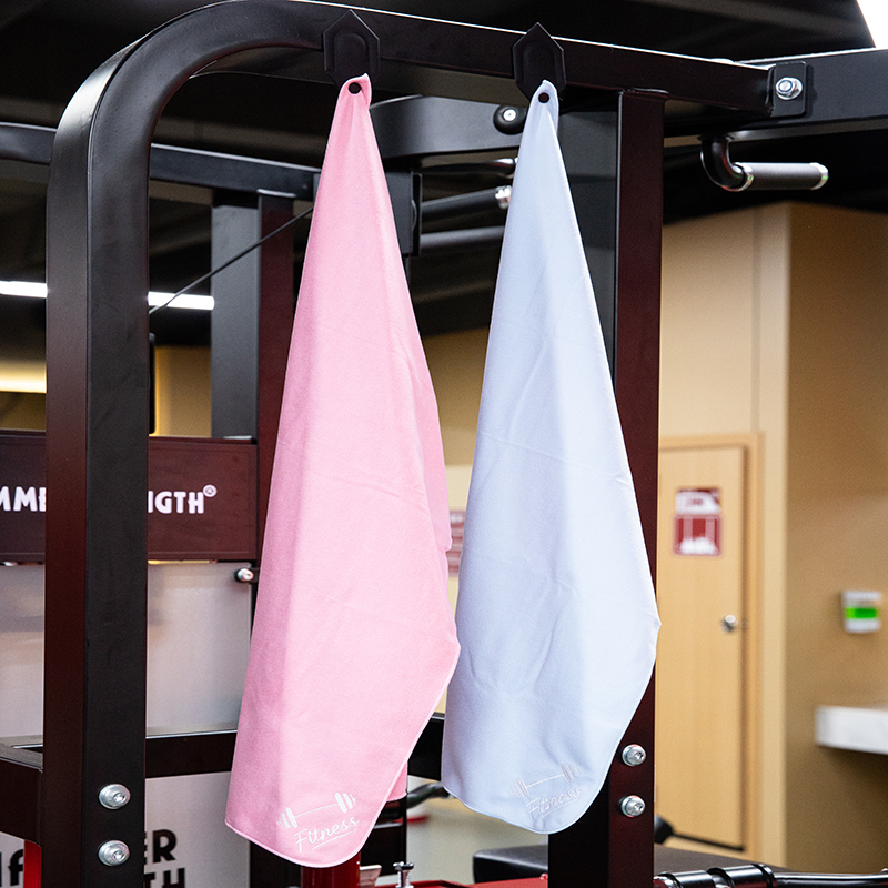 Premium Microfiber Gym Towel with Detachable Magnet & Custom Embroidery - 3