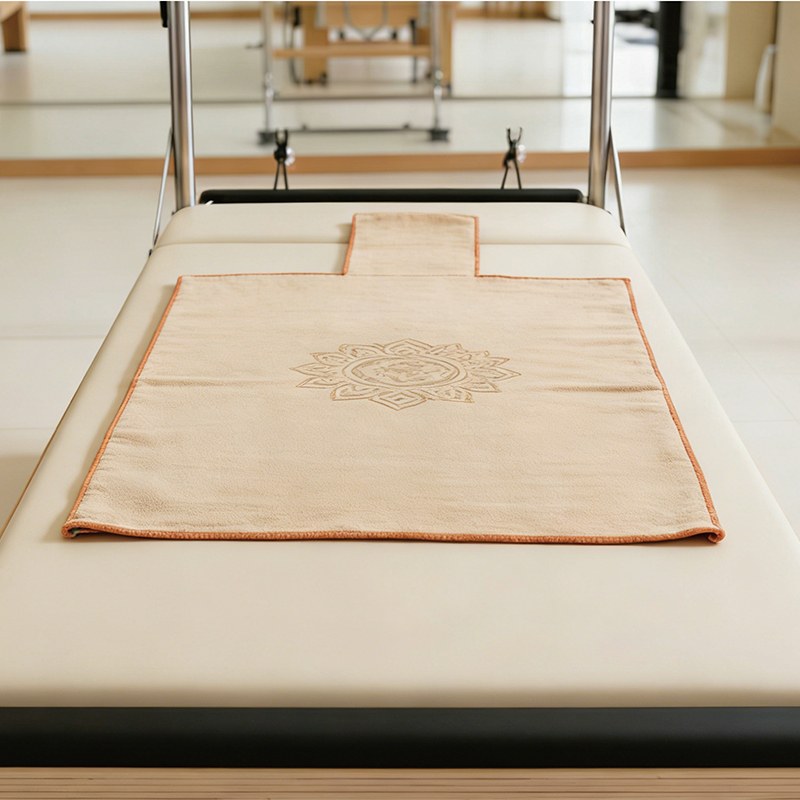 Customized Microfiber Pilates core bed yoga blanket, anti slip silicone sweat absorbing, machine washable yoga blanket - 1