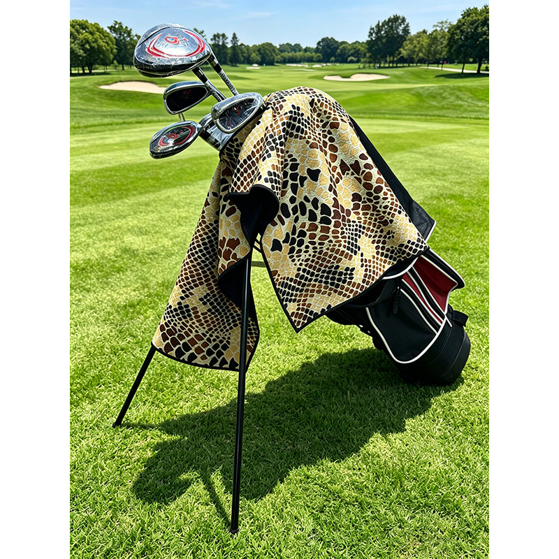 Premium Microfiber Waffle Golf Towel with 8“ Center Slit | 17″ x 40″