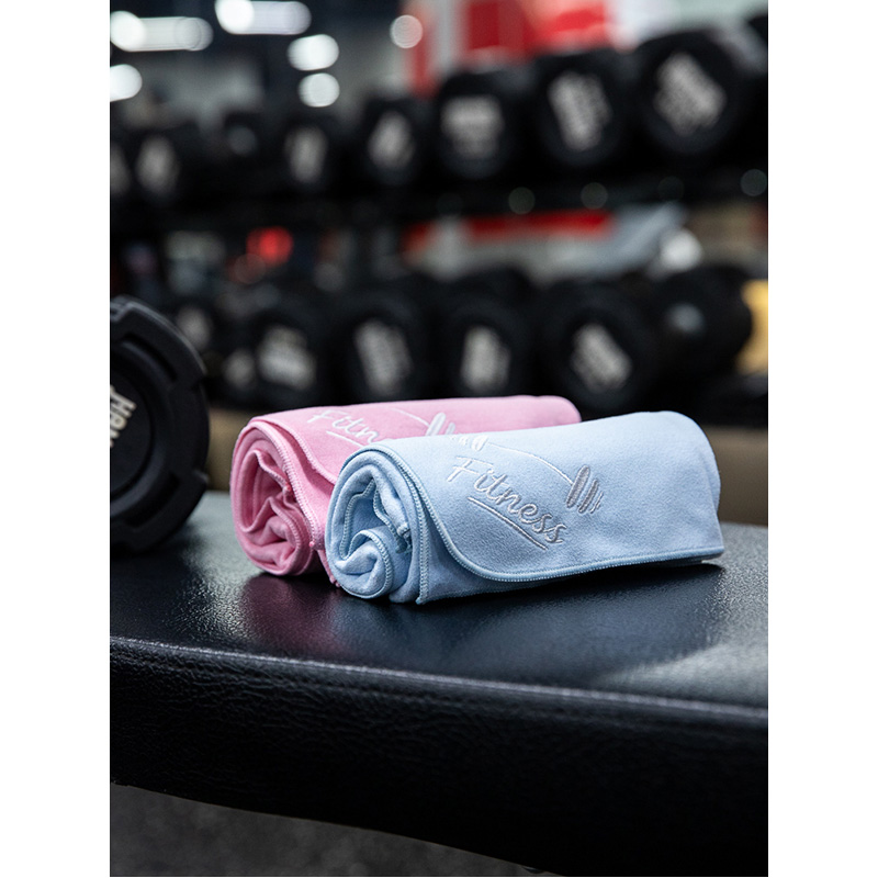 Premium Microfiber Gym Towel with Detachable Magnet & Custom Embroidery - 6